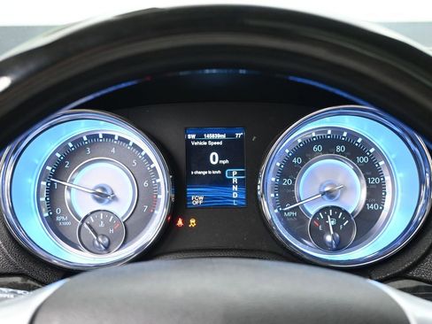 Used 2014 Chrysler 300 C w/ Light Group image 12