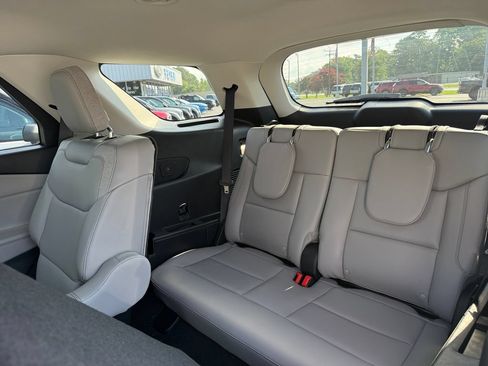 New 2026 Ford Explorer Active w/ Active Comfort Package RWD image 21
