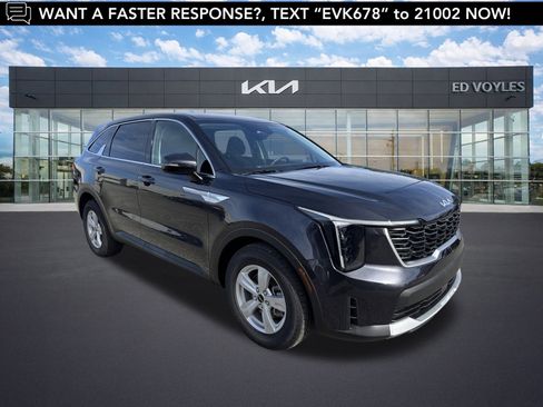 Certified 2025 Kia Sorento LX image 1