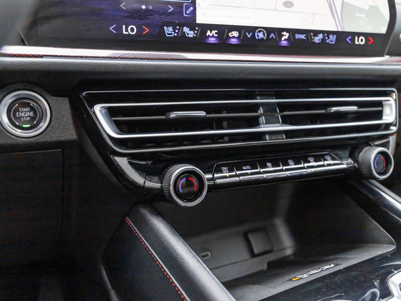 Used 2025 Chevrolet Traverse RS w/ LPO, Floor Liner Package FWD image 18