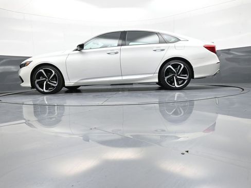 Used 2022 Honda Accord Sport image 32