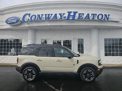 Used 2025 Ford Bronco Sport Outer Banks w/ Outer Banks Tech Package+ image 1