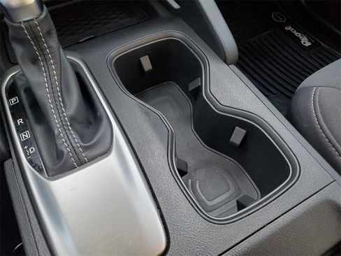 Certified 2024 Nissan Frontier SV w/ Technology Package image 28