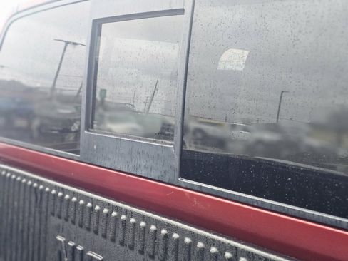 Used 2016 Nissan Frontier SV image 23