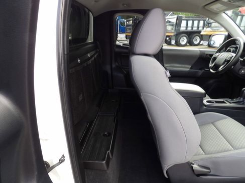 Used 2022 Toyota Tacoma SR RWD image 31