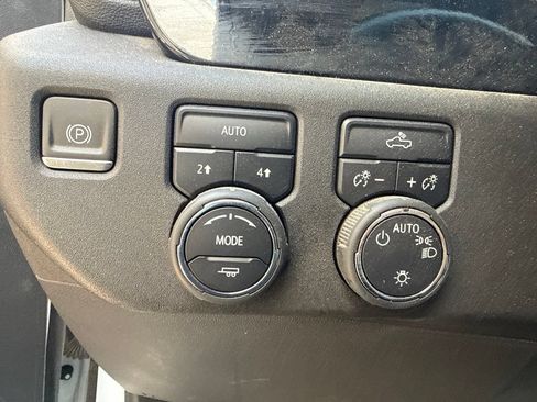 Used 2023 Chevrolet Silverado 1500 LT AWD/4WD image 16