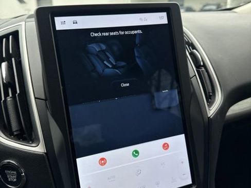 Used 2024 Ford Edge SEL w/ Convenience Package image 6