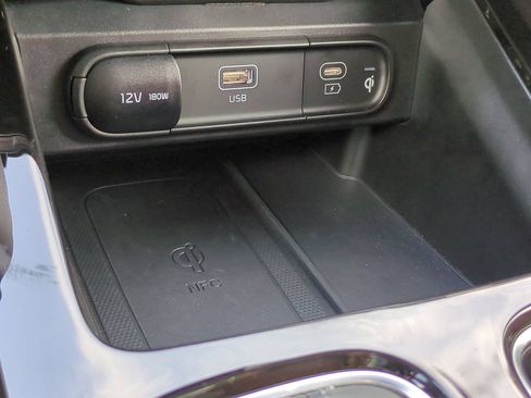 Certified 2025 Kia Telluride SX w/ SX Captain's Chair Package FWD image 23