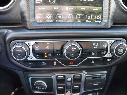 Used 2023 Jeep Wrangler Unlimited Sahara w/ Cold Weather Group image 28