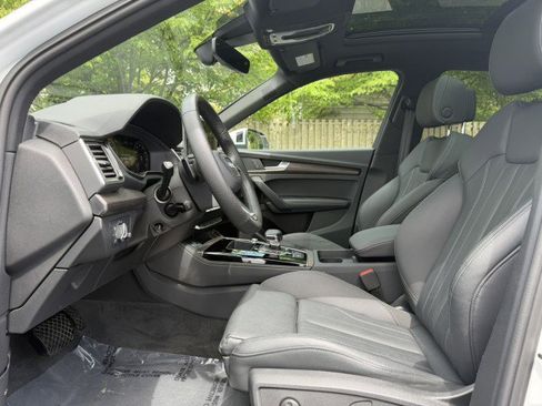 Certified 2025 Audi Q5 e Premium Plus w/ Premium Plus Package AWD/4WD image 18