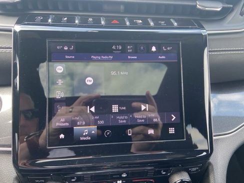 Used 2023 Jeep Grand Cherokee Altitude image 25