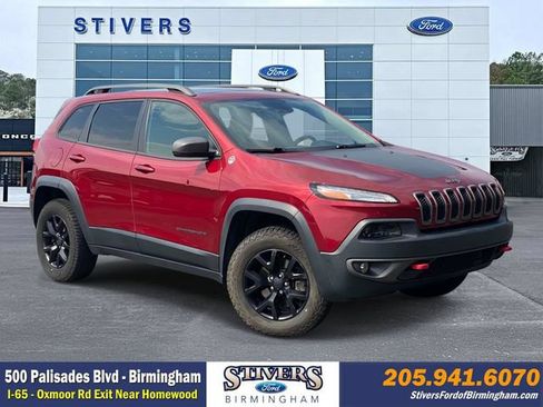 Used 2017 Jeep Cherokee Trailhawk AWD/4WD image 1