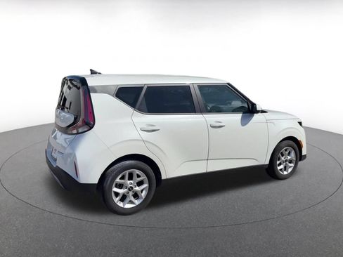 Used 2025 Kia Soul LX w/ LX Technology Package FWD image 14