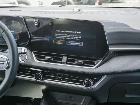 New 2026 Chevrolet Equinox LT w/ Midnight Edition FWD image 15