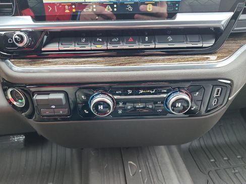 New 2026 GMC Sierra 2500 SLE w/ SLE Value Package; image 16