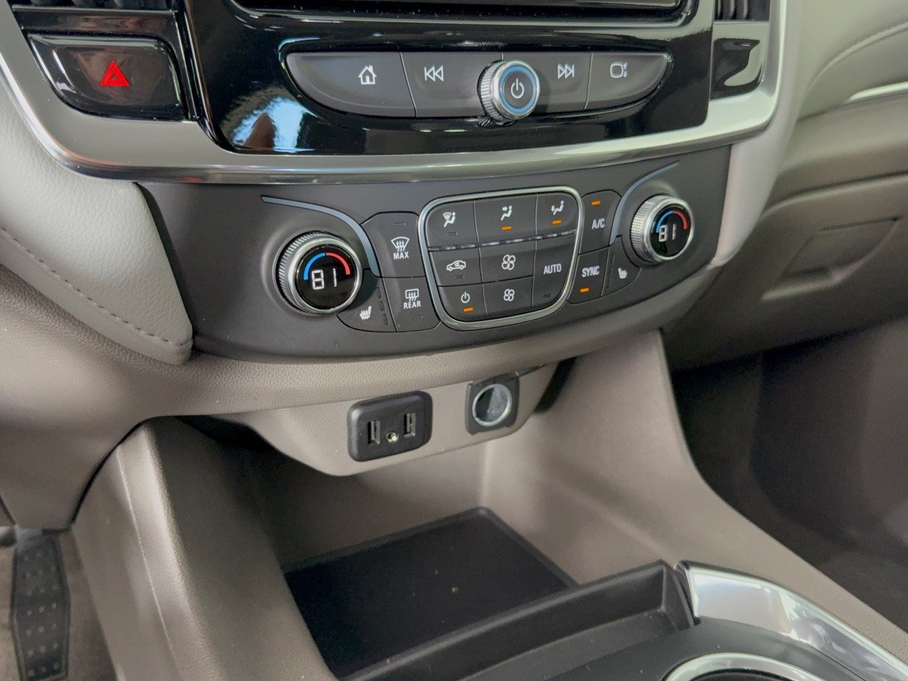 Used 2020 Chevrolet Traverse LT FWD image 22