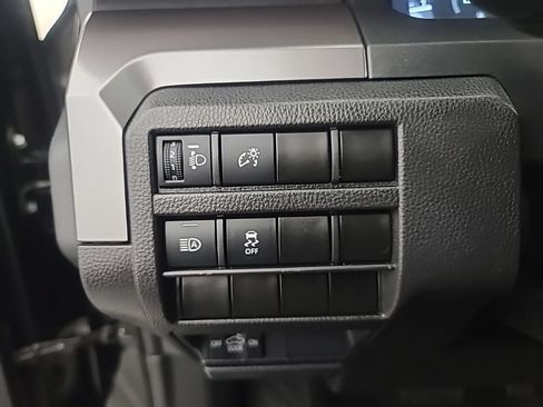 Used 2025 Toyota Tacoma TRD Off-Road AWD/4WD image 28