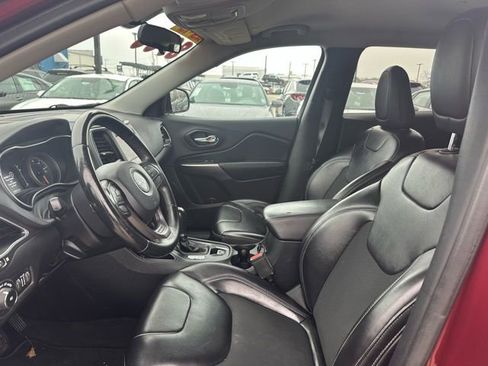 Used 2019 Jeep Cherokee Latitude Plus image 13