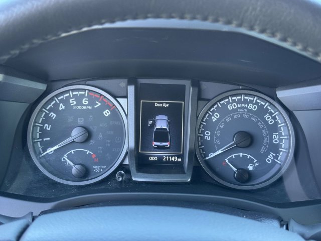 Used 2023 Toyota Tacoma TRD Off-Road w/ Technology Package AWD/4WD image 29
