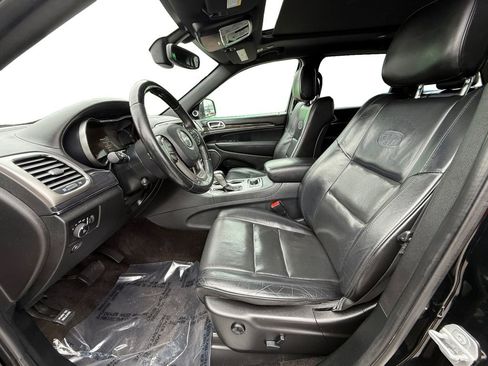 Used 2018 Jeep Grand Cherokee Overland image 9