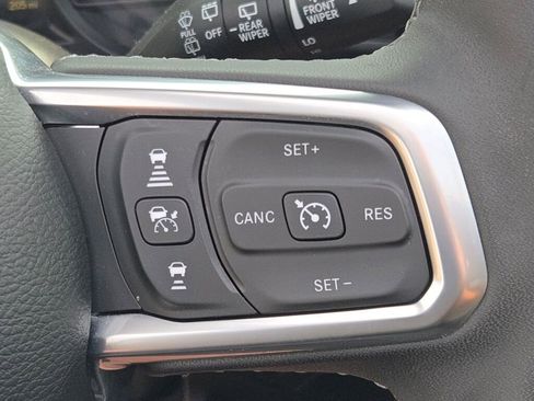 Certified 2025 Jeep Wrangler Unlimited Sahara w/ Safety Group AWD/4WD image 26