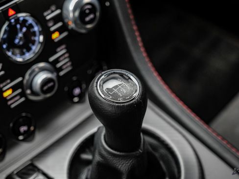 Used 2015 Aston Martin V8 Vantage GT RWD image 61