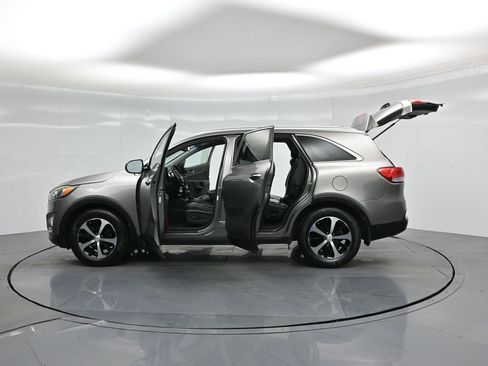 Used 2017 Kia Sorento EX image 34