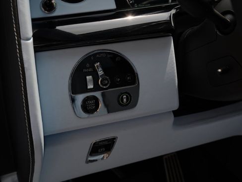 Certified 2024 Rolls-Royce Phantom Sedan w/ The Phantom Package RWD image 22
