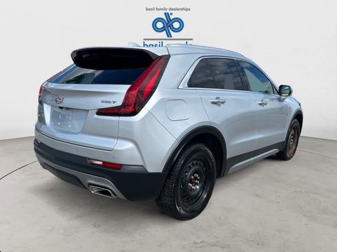 Used 2022 Cadillac XT4 Premium Luxury w/ Enhanced Visibility Package AWD/4WD image 6