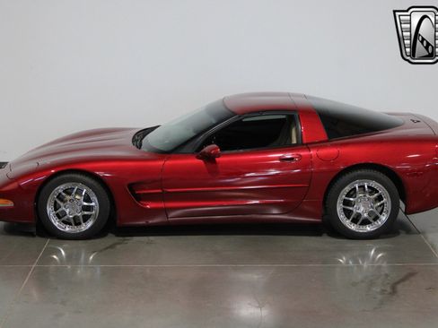 Used 2001 Chevrolet Corvette Coupe w/ Preferred Equipment Group2 image 12
