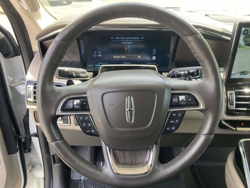 Certified 2024 Lincoln Navigator L Reserve AWD/4WD image 32