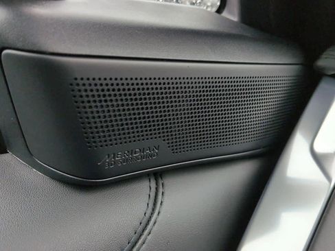 New 2026 Land Rover Range Rover Long Wheelbase SE image 32