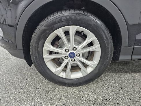 Used 2018 Ford Escape SE w/ SE Sync 3 Package FWD image 8