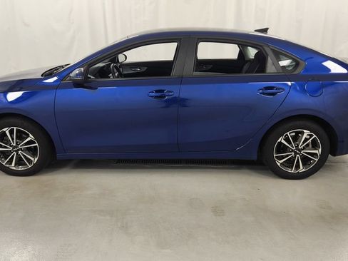 Used 2023 Kia Forte LXS w/ LXS Technology Package FWD image 6