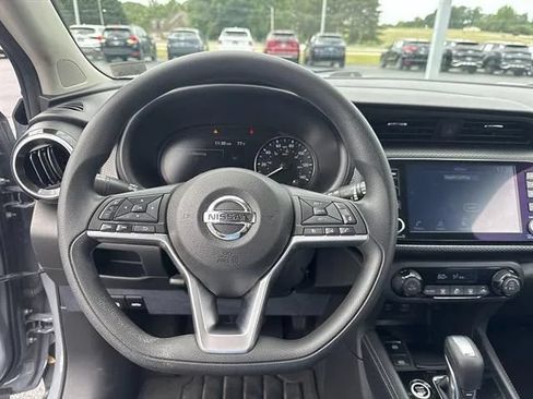 Used 2021 Nissan Kicks SV FWD image 9