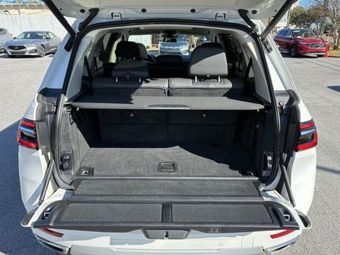 Used 2025 BMW X7 xDrive40i image 32