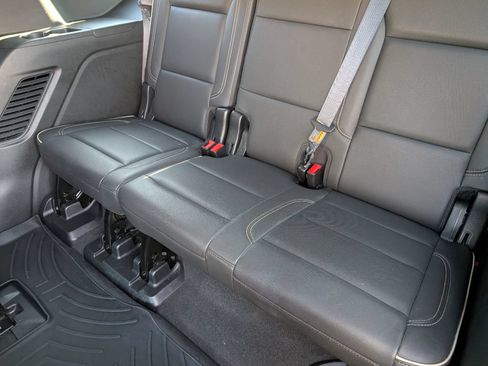 Used 2021 GMC Yukon SLT w/ SLT Premium Package AWD/4WD image 10