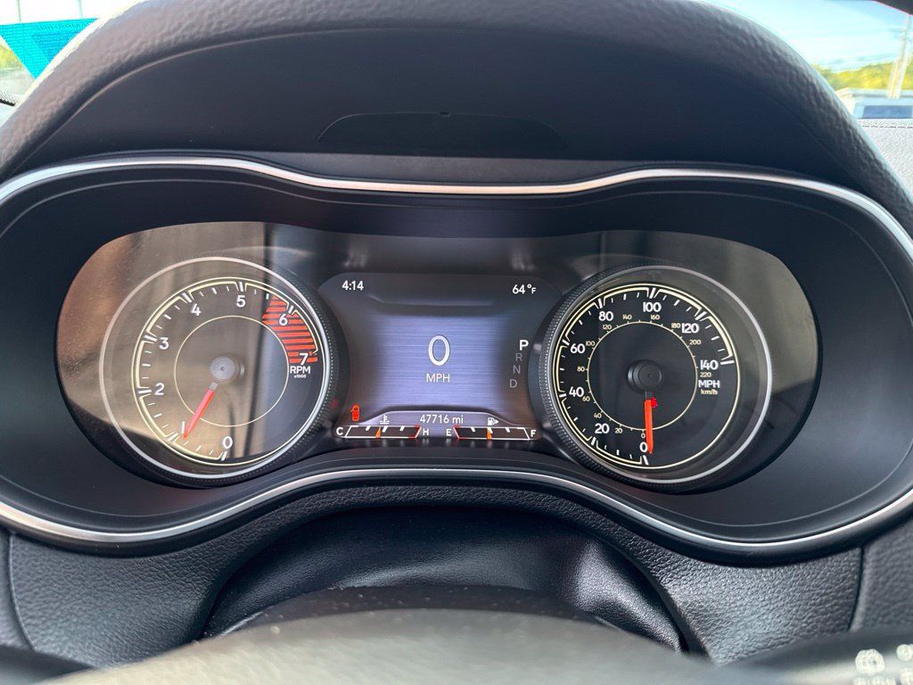 Certified 2022 Jeep Cherokee Latitude Lux w/ Sun & Sound Group AWD/4WD image 11