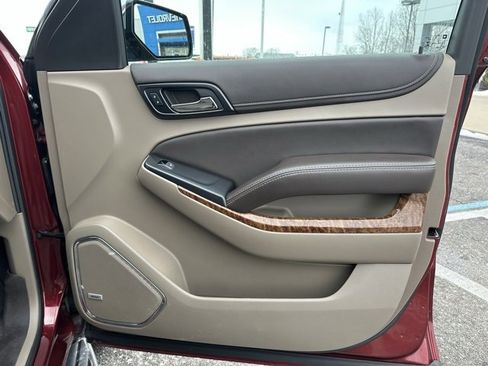 Used 2020 Chevrolet Suburban Premier image 10