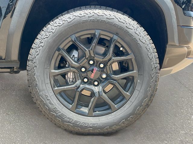 New 2026 GMC Canyon Denali w/ LPO, Denali Black Edition AWD/4WD image 19