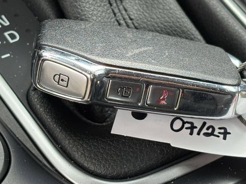 Used 2025 Kia Soul LX w/ LX Technology Package FWD image 21