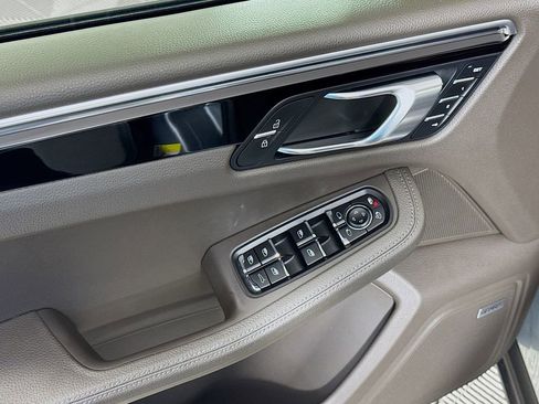 Used 2020 Porsche Macan image 18