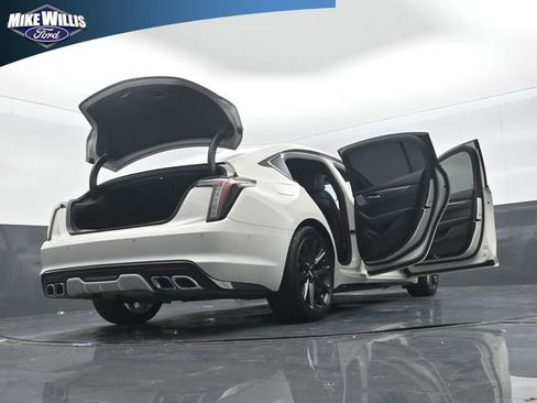 Used 2023 Cadillac CT5 V w/ Premium Package RWD image 29