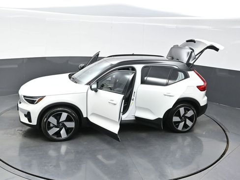 Used 2024 Volvo XC40 Recharge Ultimate w/ Protection Package Premier image 28