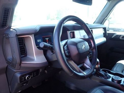 Used 2025 Ford Bronco Outer Banks AWD/4WD image 16