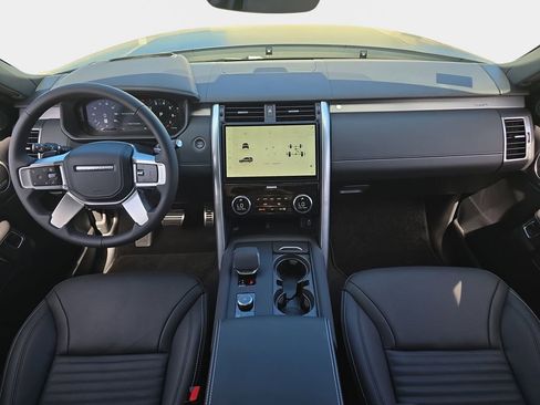 New 2026 Land Rover Discovery Limited Edition image 9