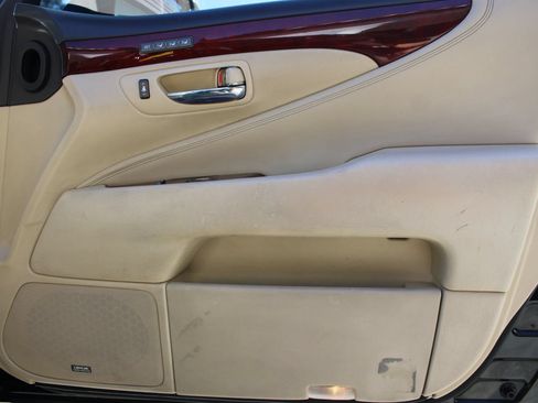 Used 2010 Lexus LS 460 RWD image 8