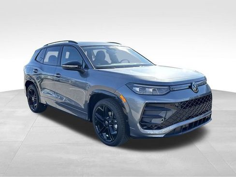 New 2026 Volkswagen Tiguan SE R-Line FWD image 7