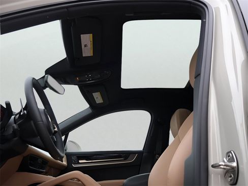 New 2026 Porsche Cayenne Coupe image 37