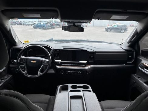 Used 2022 Chevrolet Silverado 1500 LT AWD/4WD image 14
